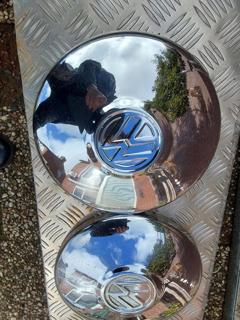 Vw wieldoppen  2 stuks  in redelijk staat één 7.5, Ophalen of Verzenden