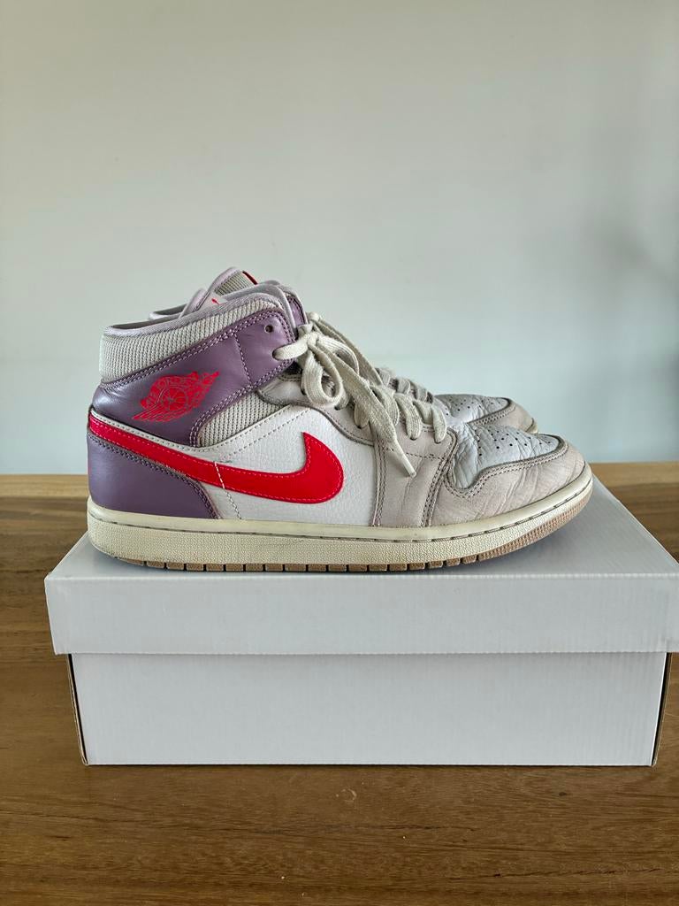 Air Jordan 1 Mid Valentine’s Day (maat 41), Ophalen of Verzenden, Gedragen, Wit, Sneakers of Gympen