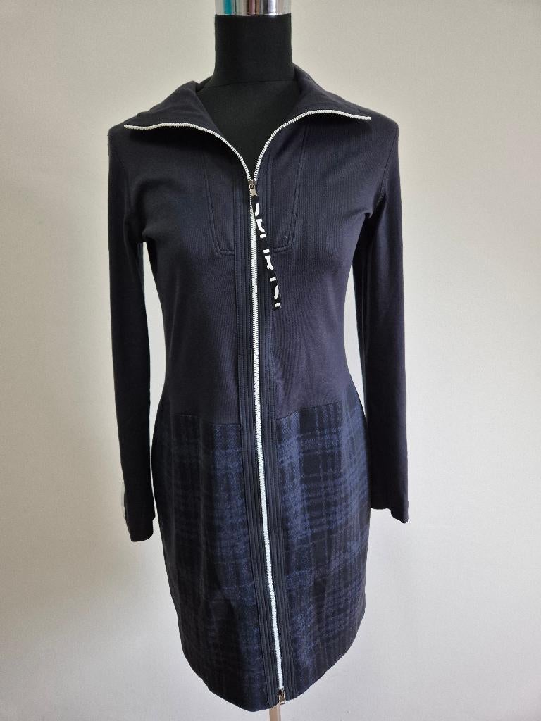 J53 - Donkerblauwe Marc Cain jurk maat 4 = 40 (1), Maat 38/40 (M), Blauw, Ophalen of Verzenden, Zo goed als nieuw