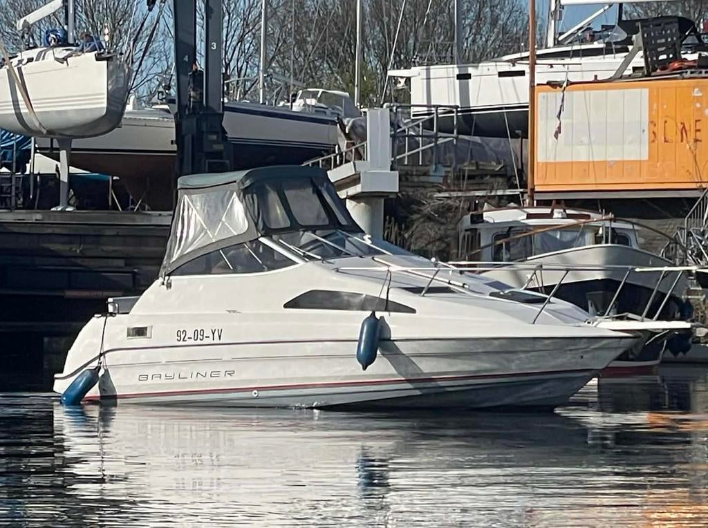 Bayliner 2255 vaarklaar MerCruiser 3.0 zuinig, Ophalen, Binnenboordmotor, 120 tot 200 pk, Zo goed als nieuw