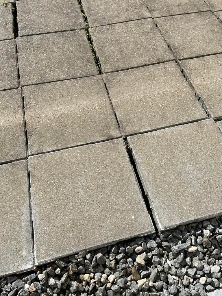 GRATIS: 144 terras tegels 30x30cm kolk afvoer handgreep, Ophalen, Gebruikt, 10 m² of meer, Beton