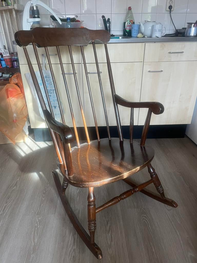 Wooden rocking chair, Ophalen of Verzenden