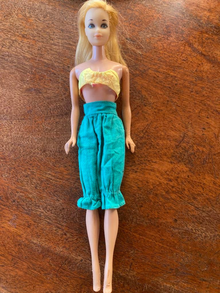 Vintage Barbie Mattel pop met kleding, Verzamelen, Ophalen of Verzenden, Gebruikt
