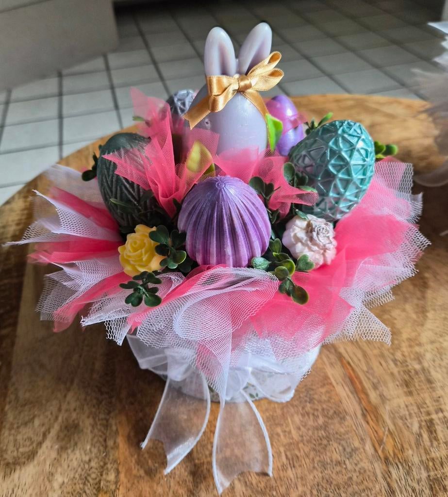 Vrolijk bloemstuk voor Pasen ( gemaakt van soja wax ), Hobby en Vrije tijd, Knutselen, Ophalen