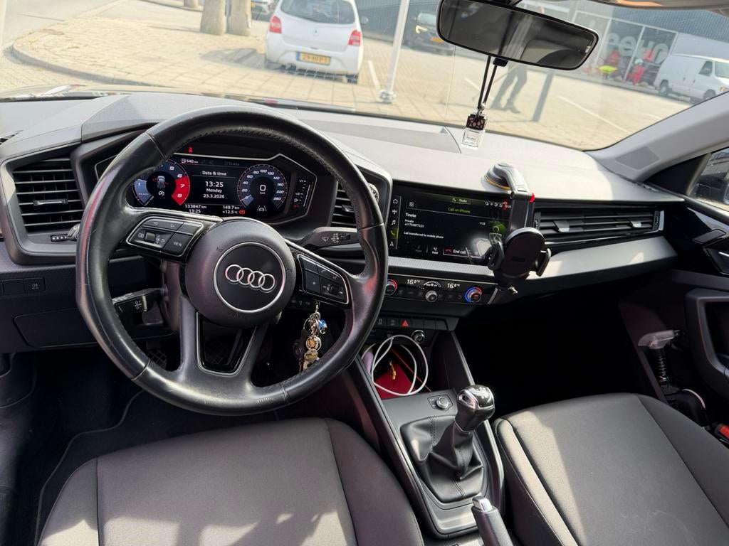 Audi A1 25 Tfsi 95pk 2019 Zwart, Voorwielaandrijving, Stof, A1, Zwart