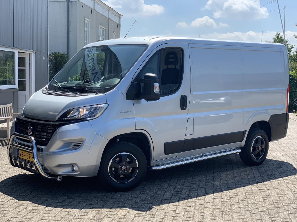 Fiat Ducato 250 vanaf 2014 Sidebars met platen, Niet ingevuld, Niet ingevuld, Niet ingevuld