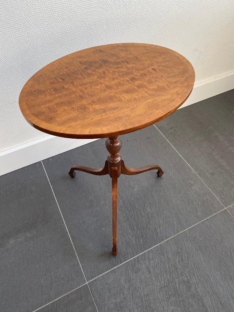 Arthur Brett & Sons for Pander Exclusive ovalen tafeltje, Ophalen