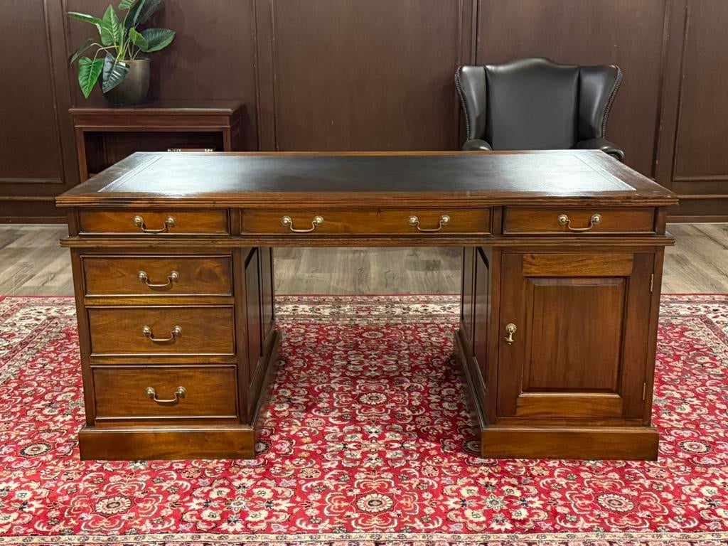 Klassiek Engels bureau #646