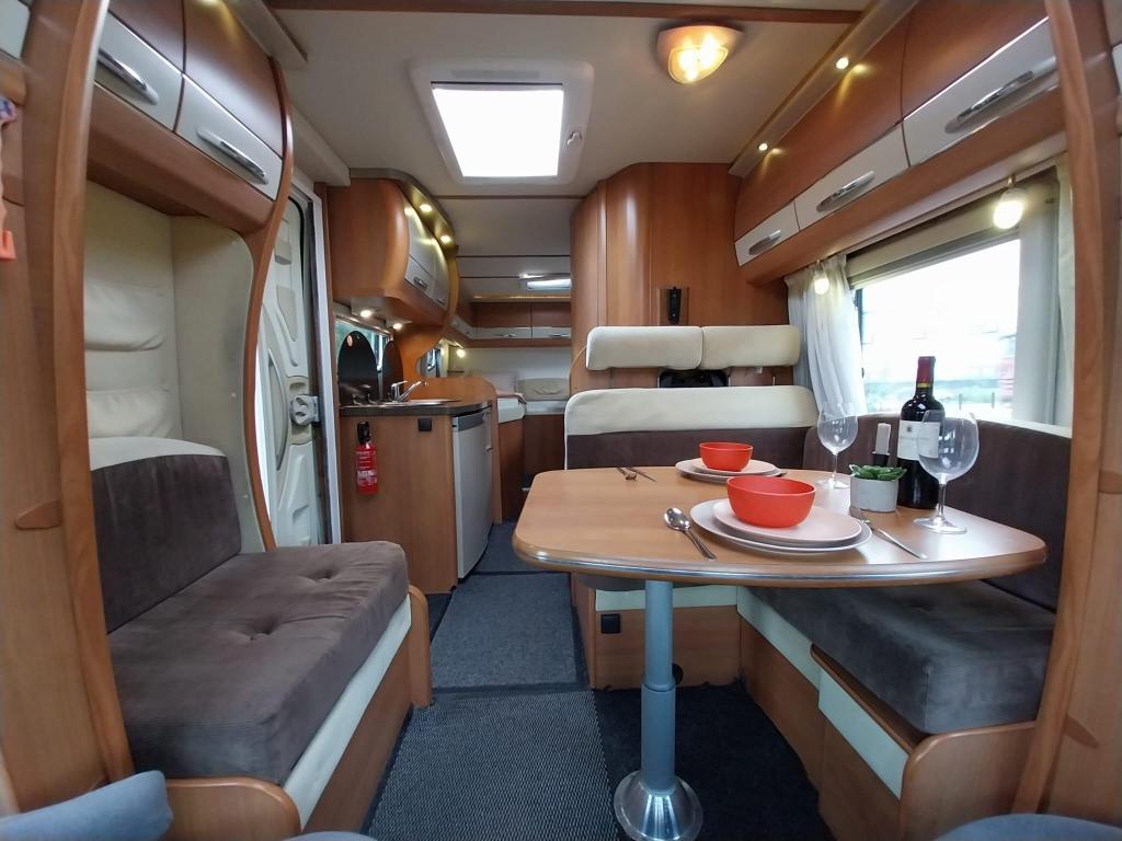 Nette Hobby 650 ESC LE, met extra lage bedden en trekhaak !!, Niet ingevuld, Ringverwarming, Airbags, Hobby