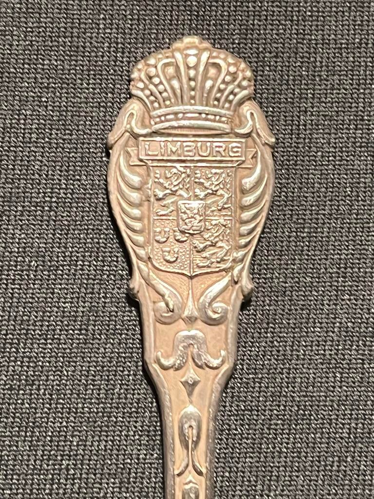 Vintage bewerkt lepeltje Limburg., Ophalen of Verzenden