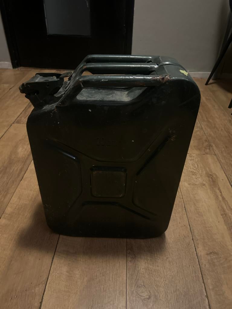 Donkergroene jerrycan, Ophalen of Verzenden