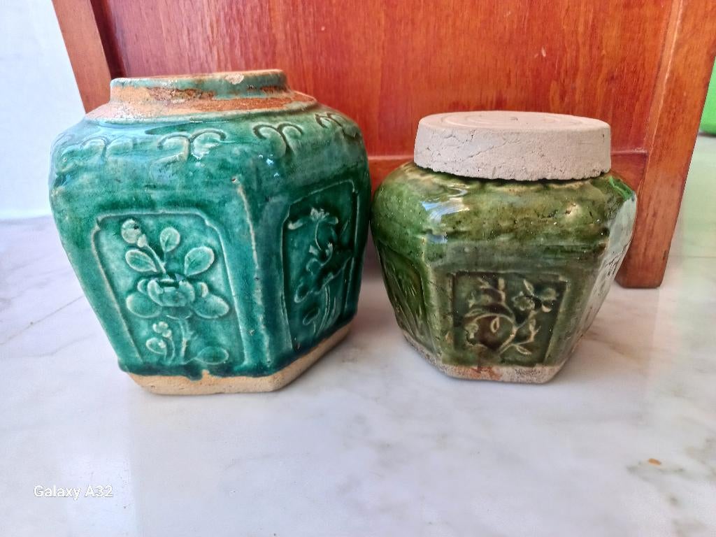 2 groene gemberpotten waarvan 1 met deksel, Antiek en Kunst, Antiek | Keramiek en Aardewerk, Ophalen of Verzenden