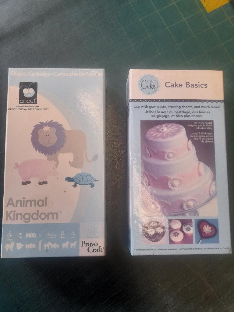 2 stuks cricut cartridges - OPRUIMING, Hobby en Vrije tijd, Kaarten | Zelf maken, Ophalen of Verzenden, Nieuw, Overige thema's