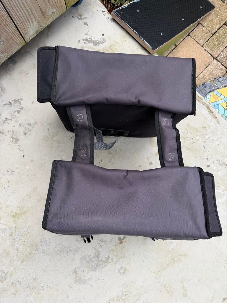 New Looxs Dubbele Fietstas - Grijs, Fietsen en Brommers, Fietsaccessoires | Fietstassen, Ophalen of Verzenden, Gebruikt