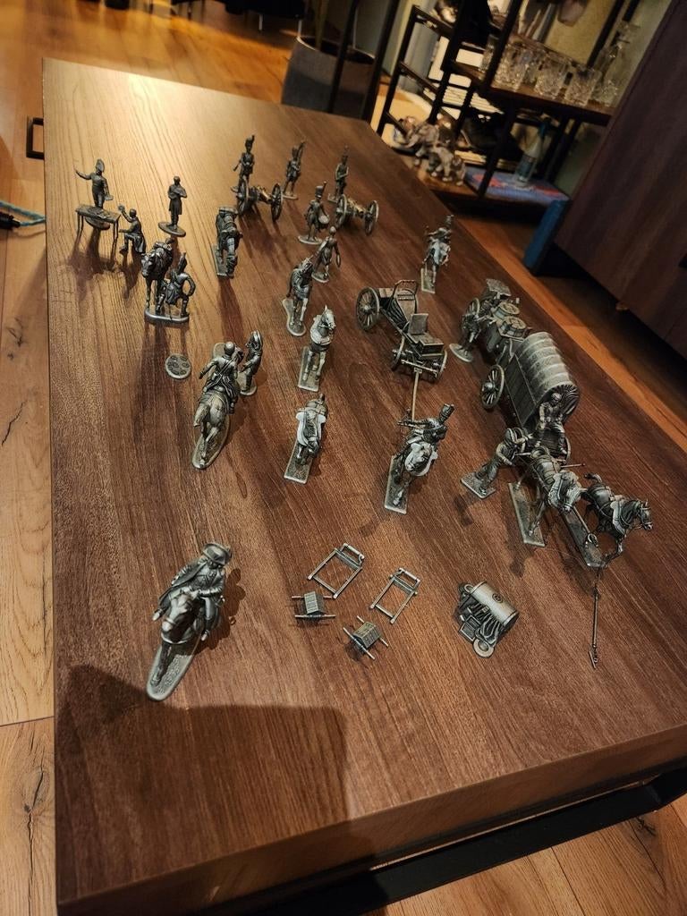 Tinnen soldaatjes, paarden, koetsen en kanonnen, Ophalen