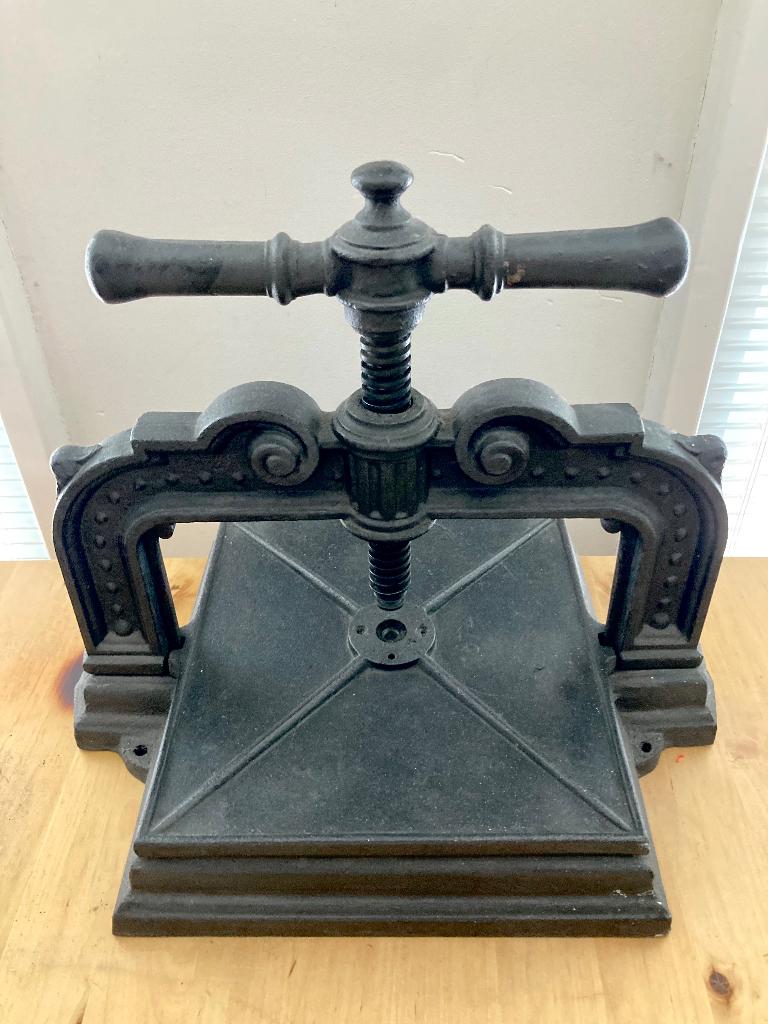 Antieke gietijzeren boekenpers uit 1874, Ophalen of Verzenden
