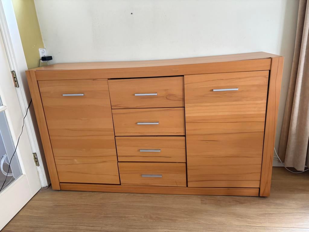 Gratis Dressoir, Ophalen, Gebruikt, Met deur(en), 150 tot 200 cm
