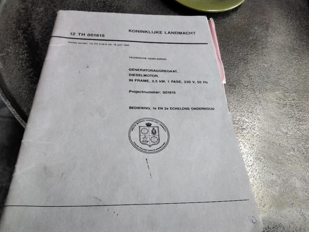 Leger aggregaat hatz, Ophalen of Verzenden, Landmacht, Nederland, Boek of Tijdschrift