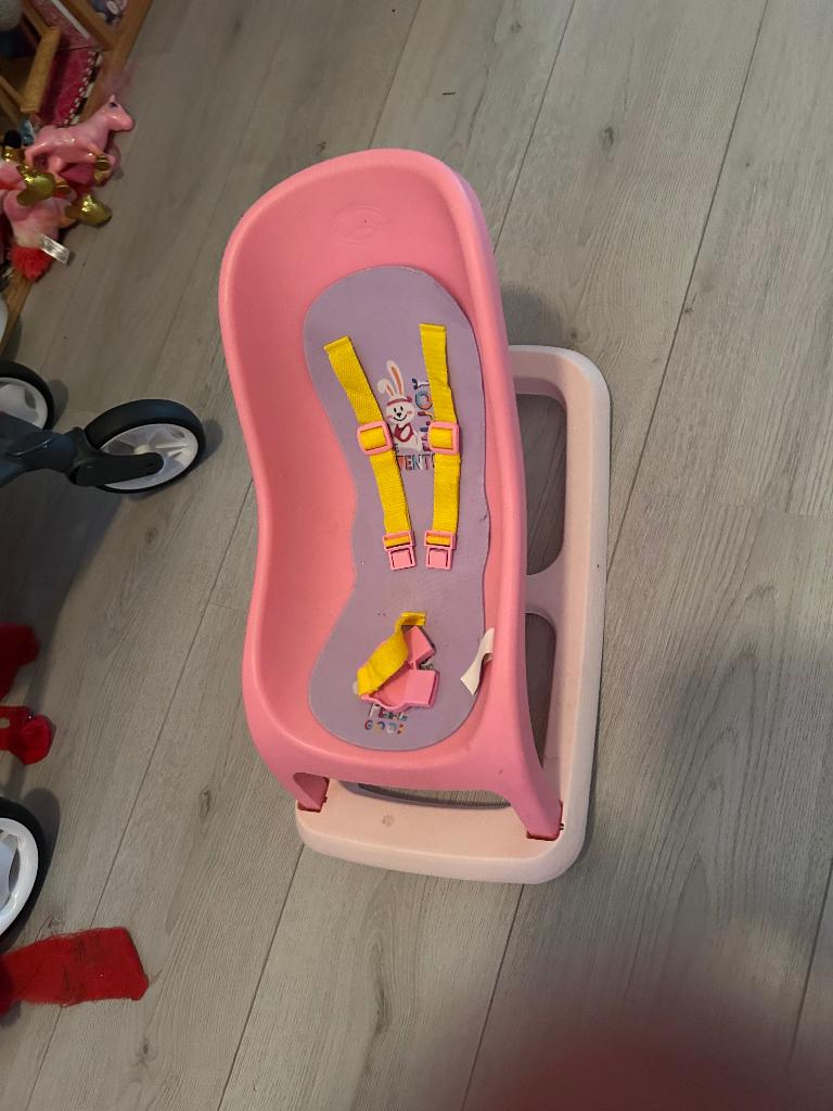 Poppen zitje, Kinderen en Baby's, Speelgoed | Poppen, Ophalen of Verzenden, Gebruikt, Babypop