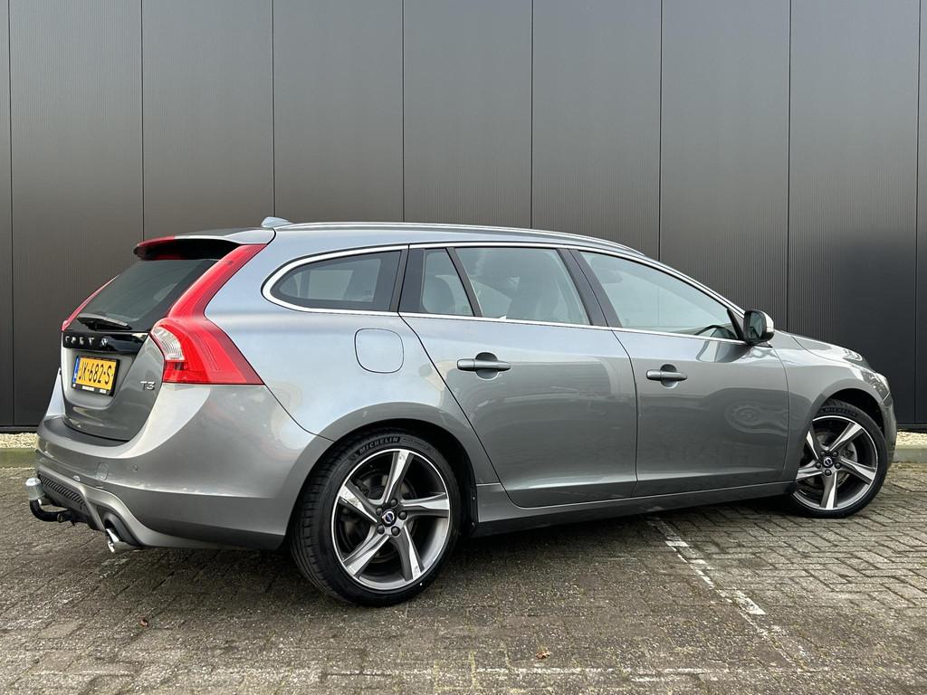 Volvo V60 1.5 T3 R-Design Navigatie / Parkeerverwarming / St, Euro 6, 4 cilinders, Start-stop-systeem, Origineel Nederlands