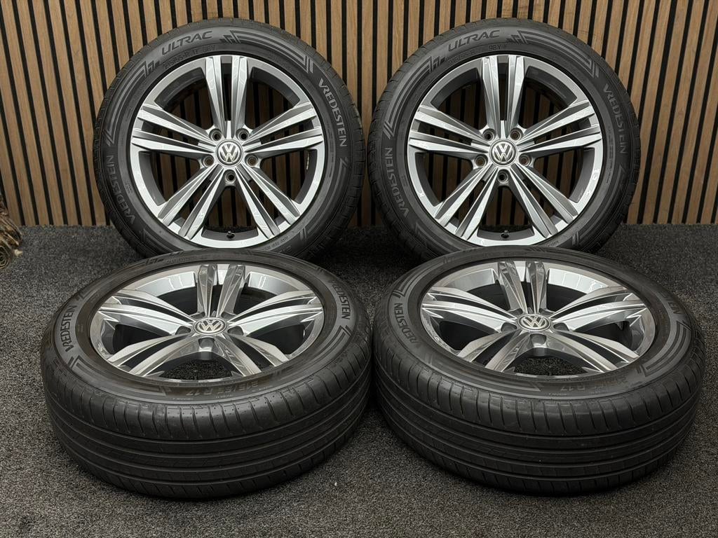 Originele 17 inch VW Passat T-Roc Sebring 5x112 Vredestein, Auto-onderdelen, Banden en Velgen, Ophalen, 215 mm, ., Banden en Velgen