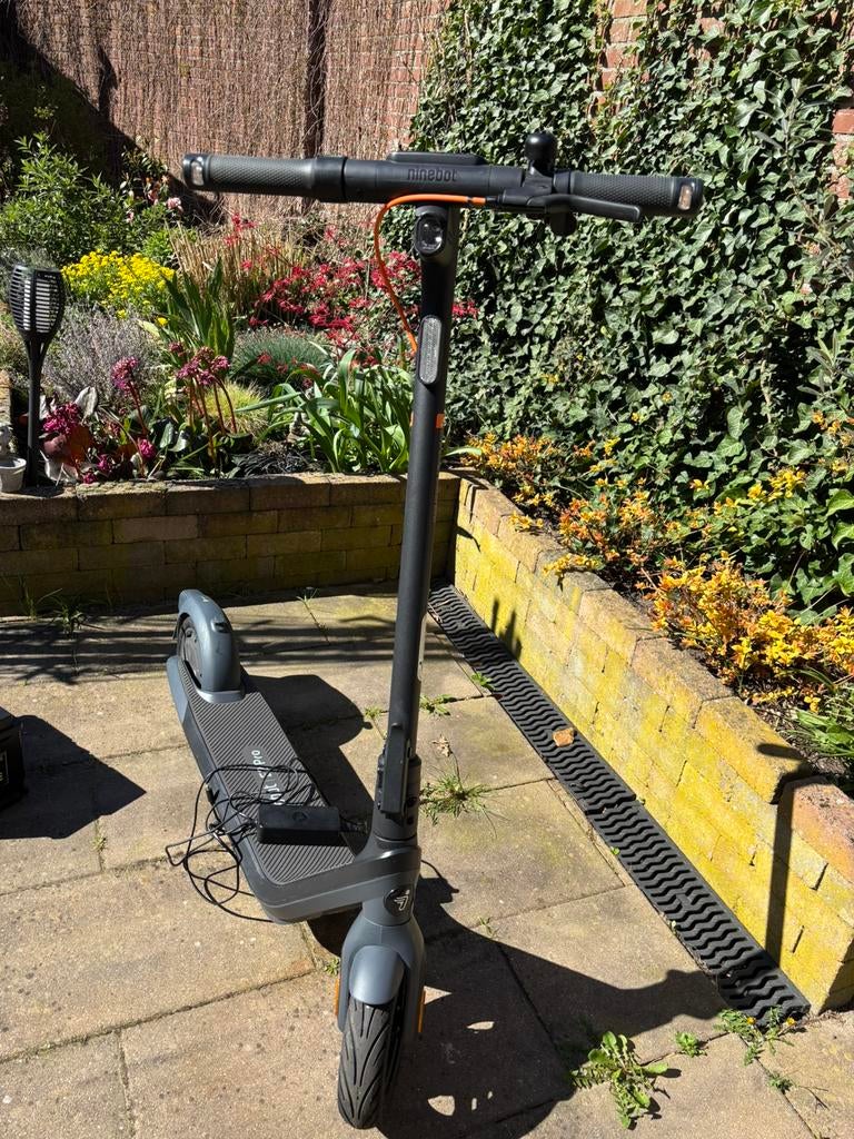 Segway Ninebot KickScooter E2 Pro E, Fietsen en Brommers, Steps, Ophalen, Zo goed als nieuw, Elektrische step (E-scooter)