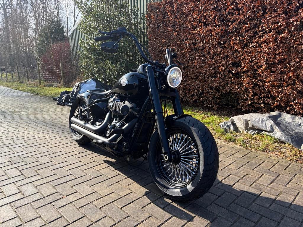 Harley Davidson Softail Slim Bobber 2019, Motoren, Motoren | Harley-Davidson, 2 cilinders, Particulier, Meer dan 35 kW, LED Verlichting
