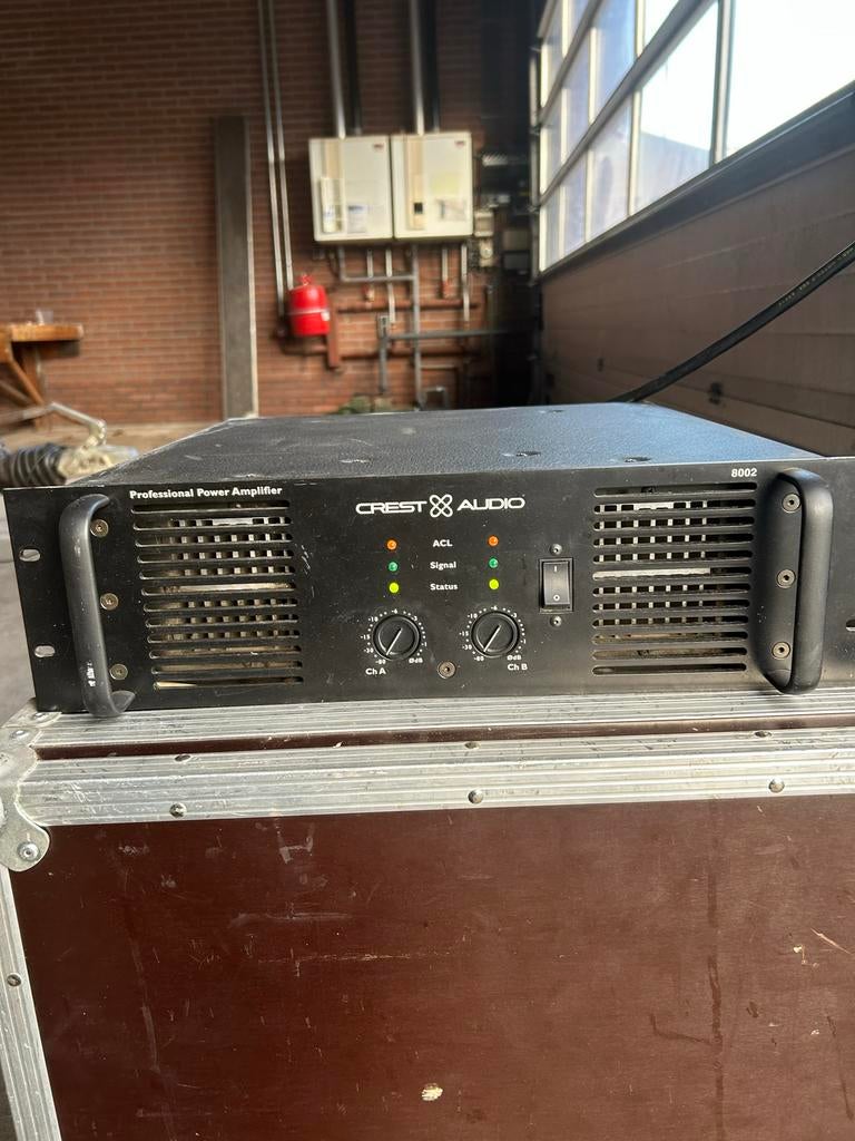 Crest Audio 8002 Professional Power Amplifier, Muziek en Instrumenten, Ophalen, Gebruikt, 1000 watt of meer, P.A.