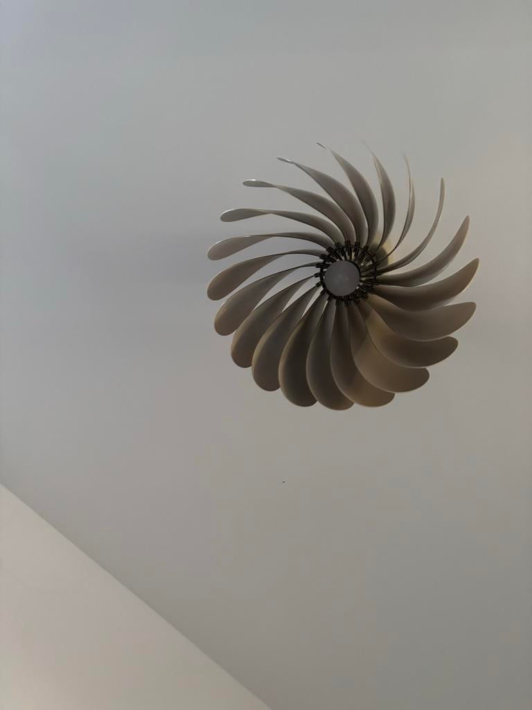 IKEA Skymningen hanglamp taupe, Huis en Inrichting, Lampen | Hanglampen, Ophalen, Zo goed als nieuw, Kunststof, Minder dan 50 cm