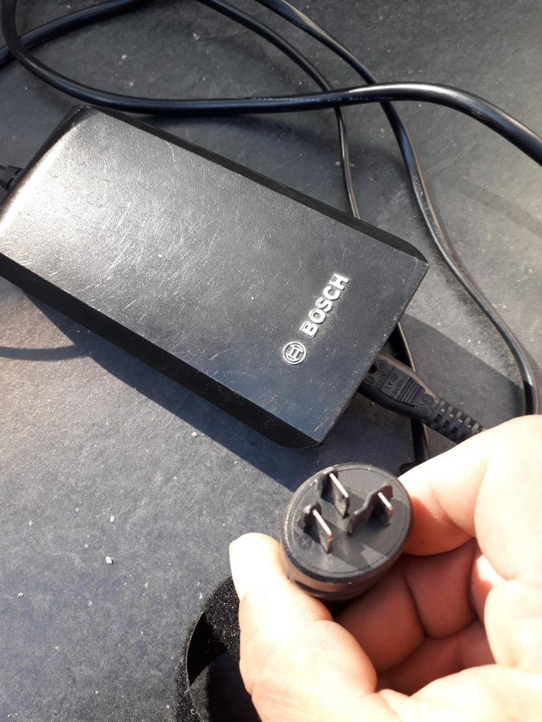 Oplader Bosch, Fietsen en Brommers, Fietsaccessoires | Fietsaccu's, Ophalen of Verzenden