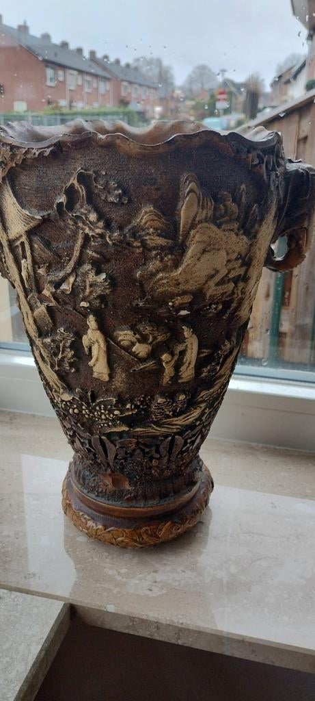 Antieke vaas met gedetailleerde reliëfscènes en olifanten, Antiek en Kunst, Ophalen