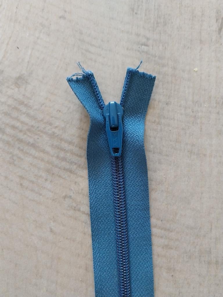 YKK petrol kleurige rits niet deelbaar 15 cm NIEUW, Hobby en Vrije tijd, Naaien en Fournituren, Ophalen of Verzenden, Nieuw, Rits of Sluiting