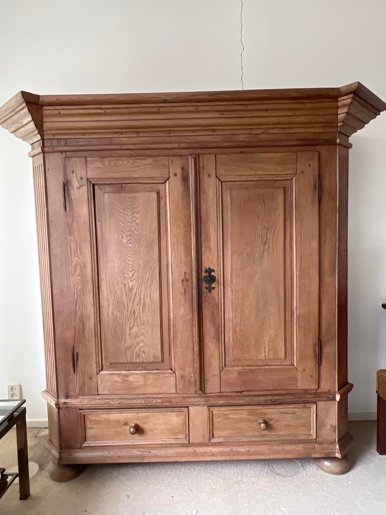 Antieke massief eiken kast met twee lades, Antiek en Kunst, Antiek | Meubels | Kasten, Ophalen