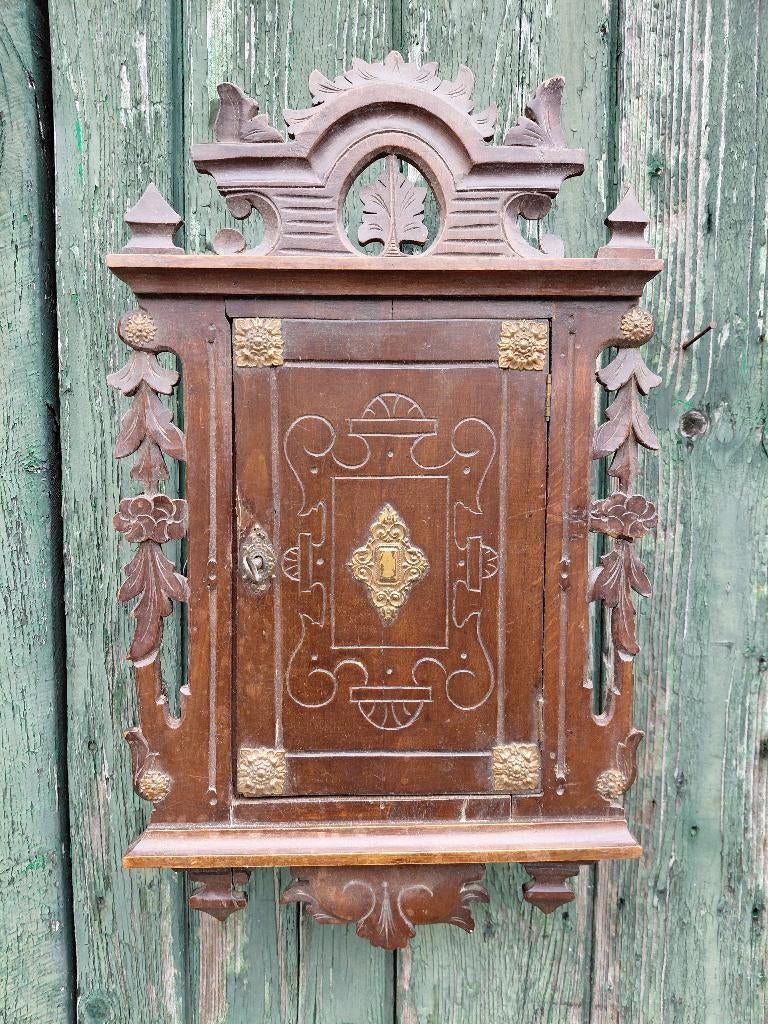 Antiek 19e eeuws eiken tabakskastje met snijwerk., Antiek en Kunst, Ophalen of Verzenden