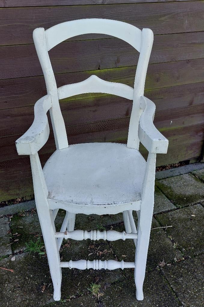 Mooi nostalgisch kinderstoeltje, Ophalen