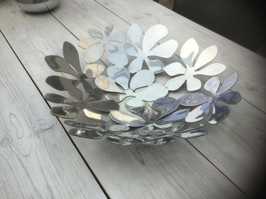 Fruitschaal ikea €5.00, Huis en Inrichting, Woonaccessoires | Schalen en Manden, Ophalen of Verzenden, Zo goed als nieuw, Rond