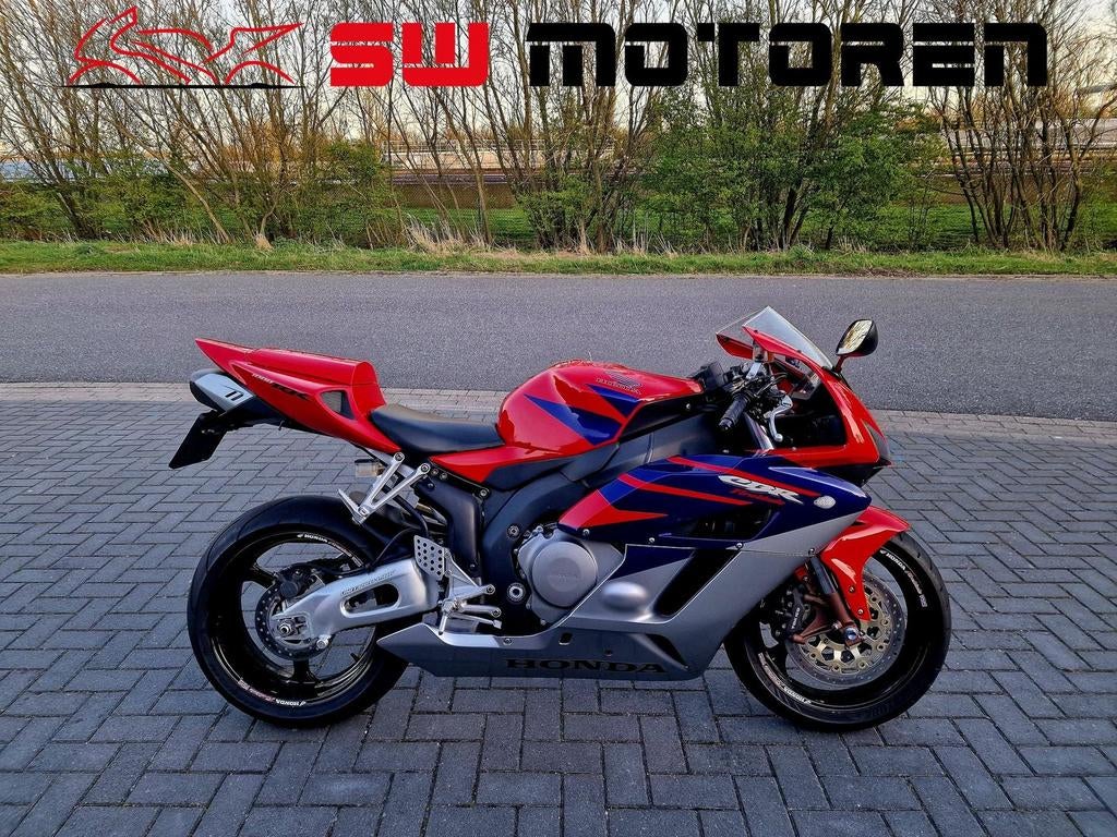 CBR 1000RR FIREBLADE, LAGE KM, SUPER NETTE STAAT! CBR1000RR, HONDA, 4 cilinders, Motorrijbewijs A, Bedrijf