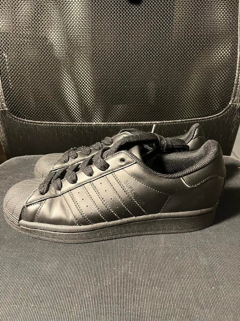 adidas superstar size 37.5, Ophalen of Verzenden, Zo goed als nieuw, Zwart, Sneakers of Gympen