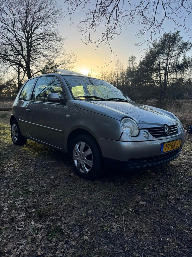 Volkswagen Lupo 1.4 Turijn 44KW 2005 Grijs (Nieuwe APK!), Voorwielaandrijving, Metallic lak, 31 €/maand, 4 cilinders