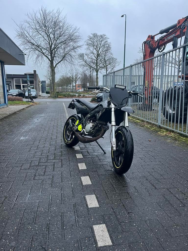 Derbi senda sm, Fietsen en Brommers, Brommers | Derbi, Ophalen, Zo goed als nieuw