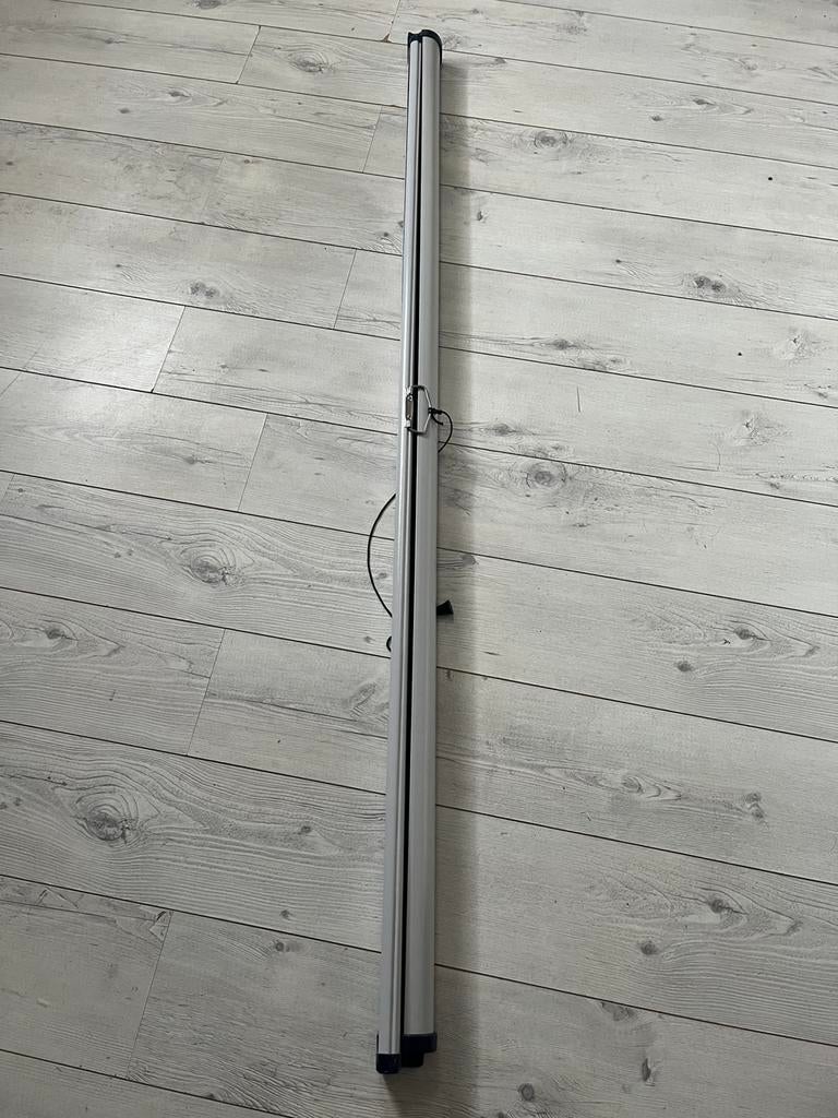Beamer scherm nog in hele goeie staat !, Ophalen, Wit, 50 tot 100 cm, Zo goed als nieuw