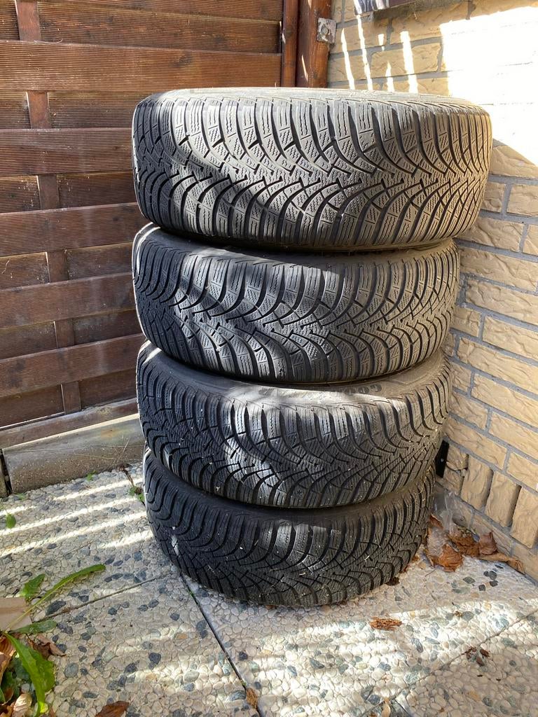 Volvo V40 banden met velgen 205 / 55 / R16, Auto-onderdelen, Banden en Velgen, Ophalen, Gebruikt, 16 inch, Banden en Velgen