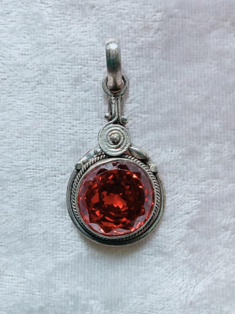 Mooie Zilveren Hanger met Helder Rode Steen, Verzenden, Zilver, Hanger, Met edelsteen