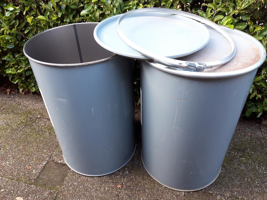 Mooie schone stalen 200 liter vaten met hersluitbaar deksel, 150 liter of meer, Ophalen, Metaal