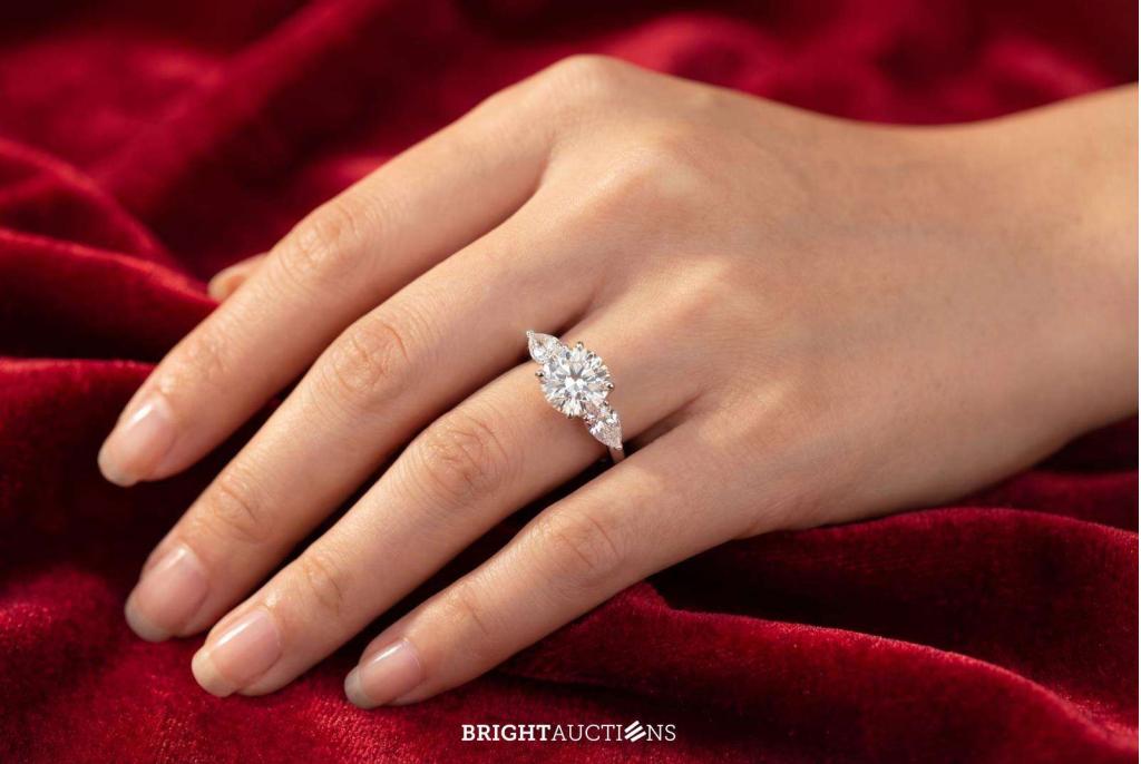 Witgouden trinity ring met een briljant van 2.00 carat, Moissaniet, Wit, Niet ingevuld, Nieuw