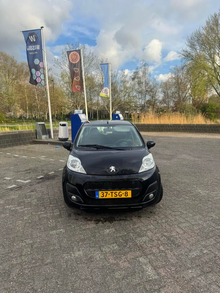 Peugeot 107 1.0 12V 5DR 2012 Zwart, Voorwielaandrijving, Zwart, 4 stoelen, Origineel Nederlands