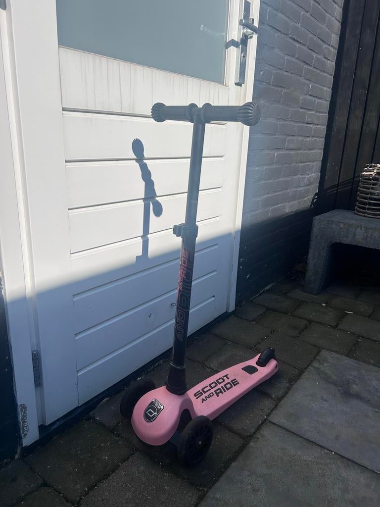 Roze Scoot and Ride step, Fietsen en Brommers, Steps, Ophalen, Gebruikt, Gewone step