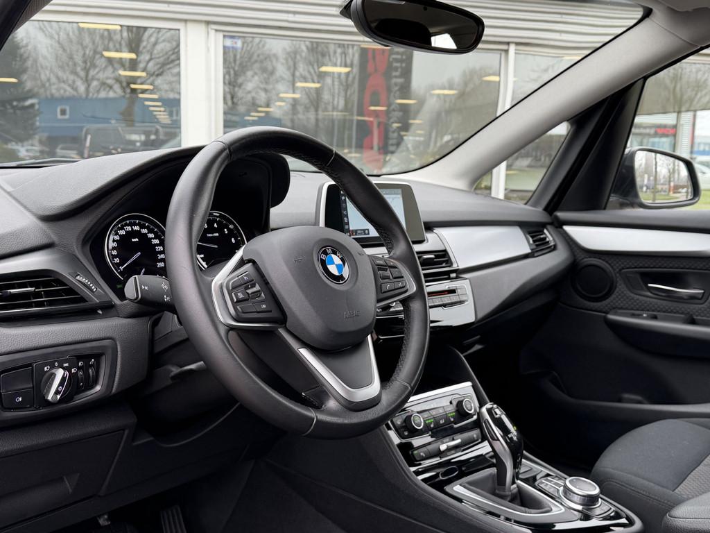 BMW 2 Serie Active Tourer 218i | Automaat | Cruise | Trekhaa, Stof, Gebruikt, Zwart, 3 cilinders