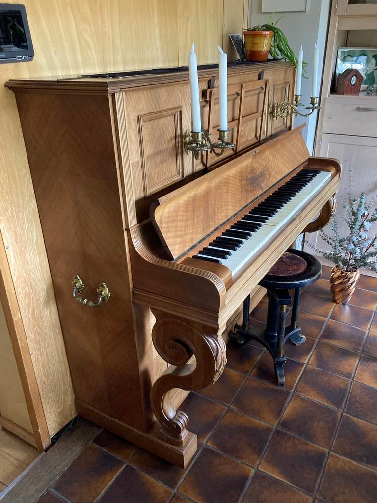 Prachtige oude piano met gebreken, Ophalen, Gebruikt, Bruin, Piano