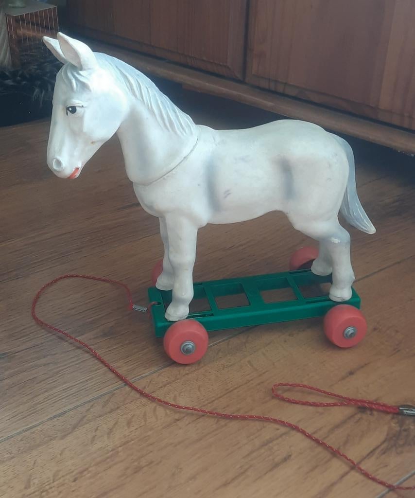 Antiek kinder speelgoed, paard op trek kar, Verzamelen, Ophalen of Verzenden, Gebruikt